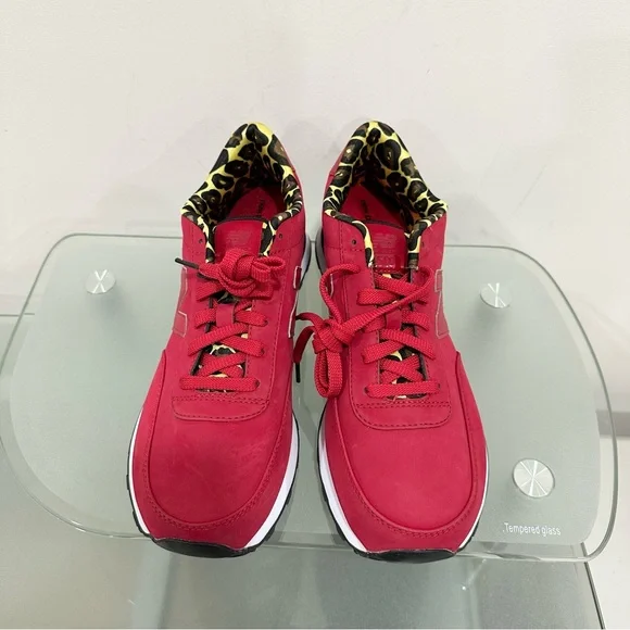 New Balance 501 Women’s Size 11 Red ,Leopard Print, Feminine And Functional - Picture 4 of 10